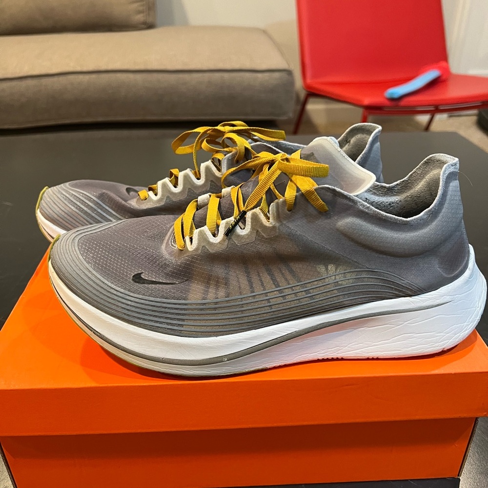 Nike Zoom Fly SP Size 11.5